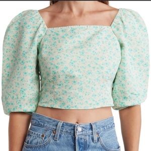 NWT Levi's Women's Yvie Floral Cropped Blouse 3/4 Puff Sleeves